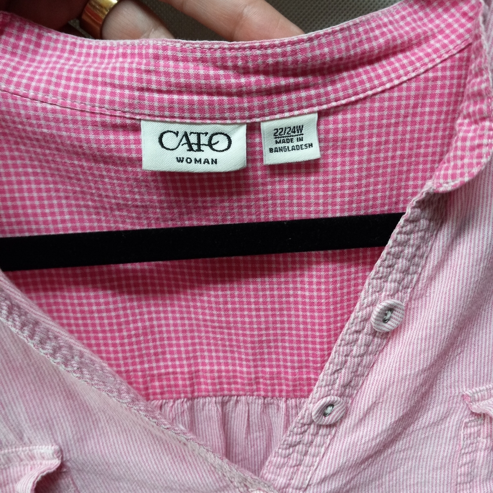 Pink Cato womans light weight size 22/24   blouse